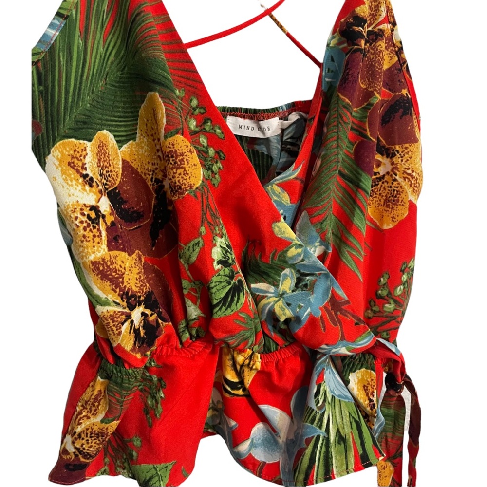 Mind Code Red Floral Dressy Cropped Tank Top in Size S - Picture 8 of 14